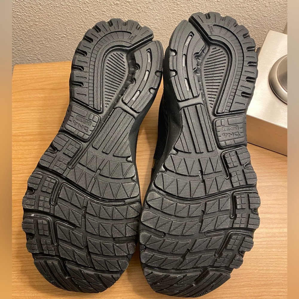 👟PRICE DROP❤️Women’s BROOKS Running Shoes❤️👟 - Picture 6 of 9